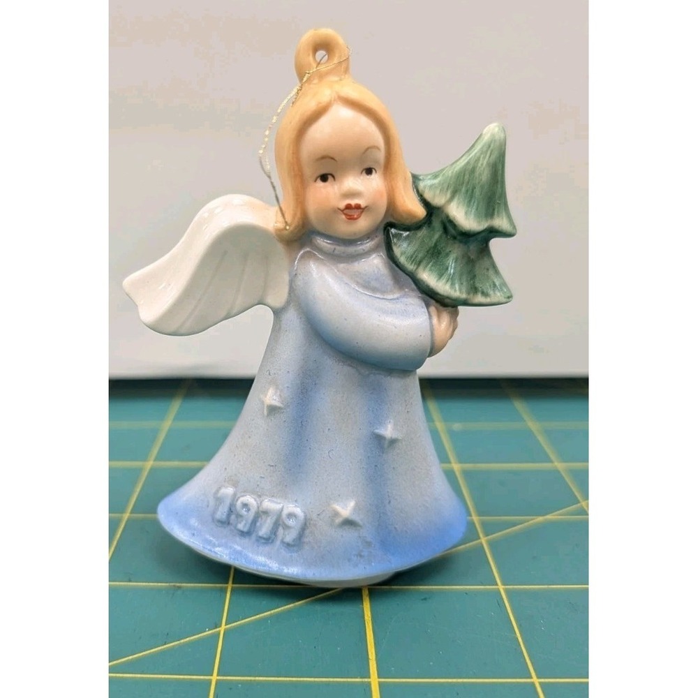 Goebel Angel Holding a Tree Annual Ornament 1979 Second Edition Glass - Picture 6 of 10